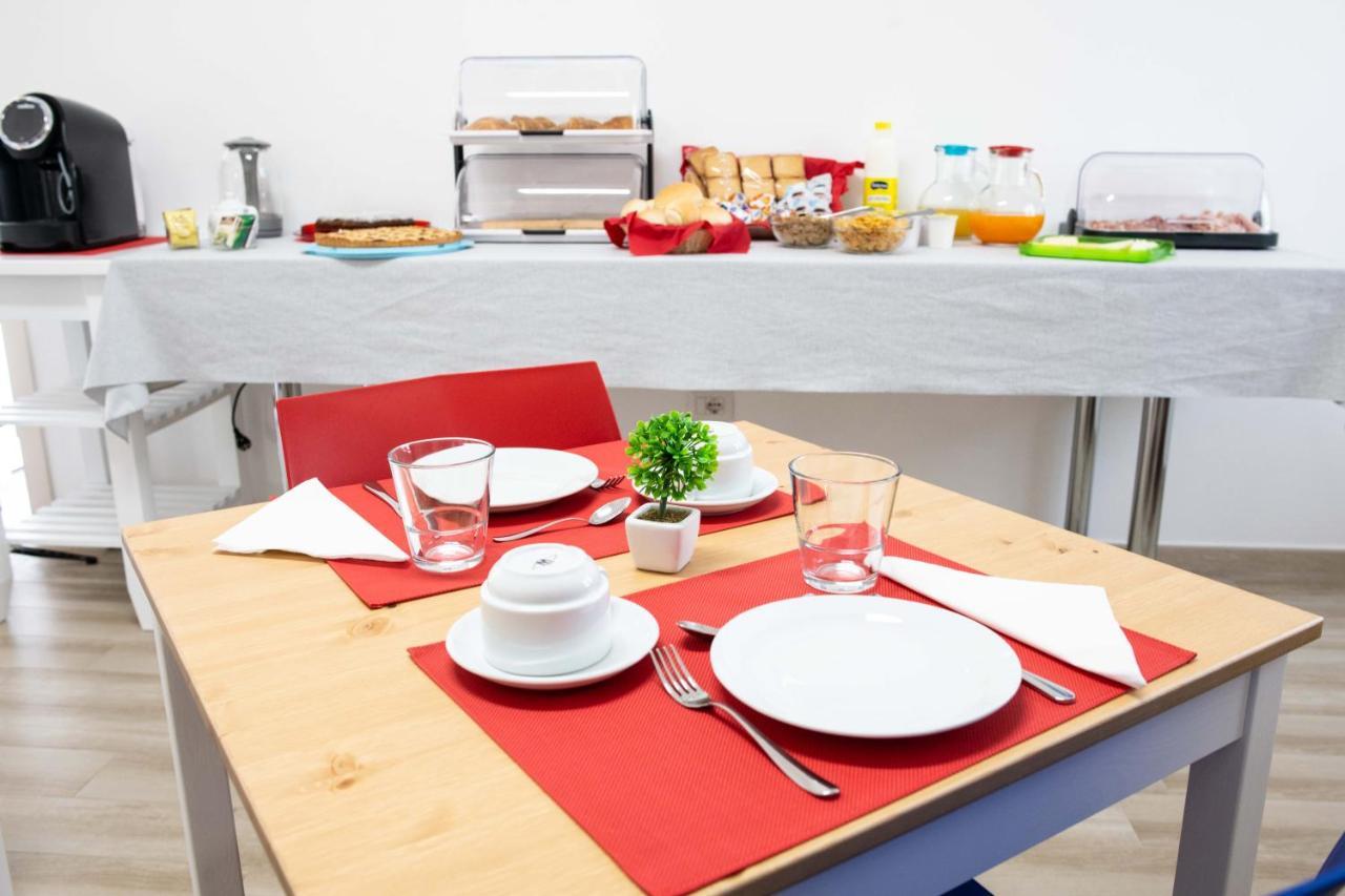 B&B Il Viaggiatore 토르톨리 외부 사진