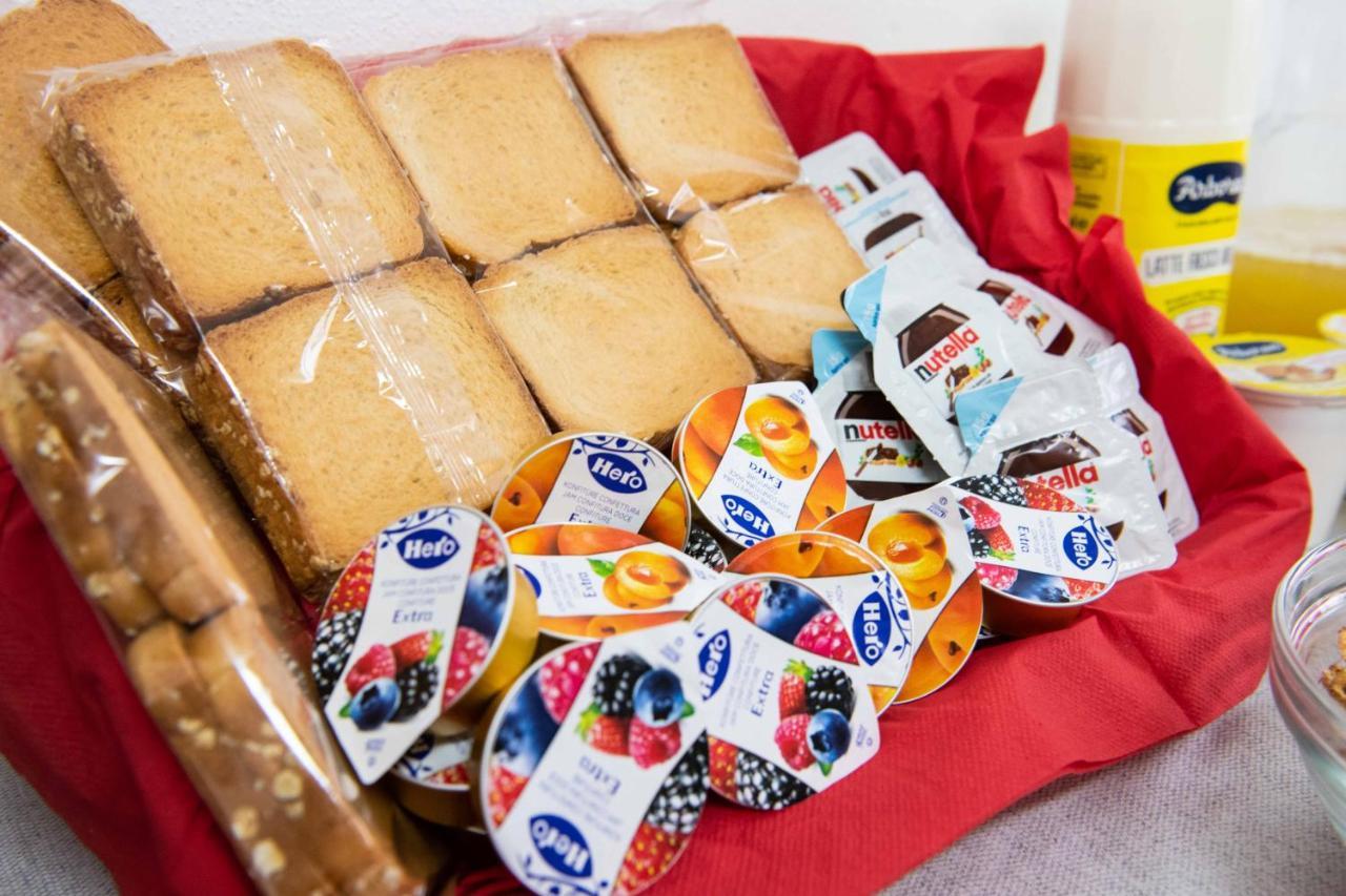 B&B Il Viaggiatore 토르톨리 외부 사진
