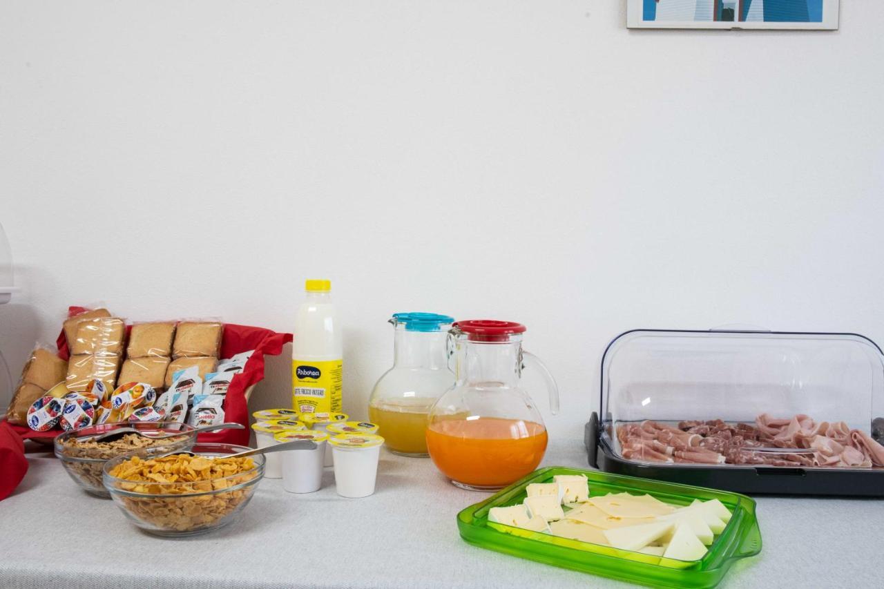 B&B Il Viaggiatore 토르톨리 외부 사진